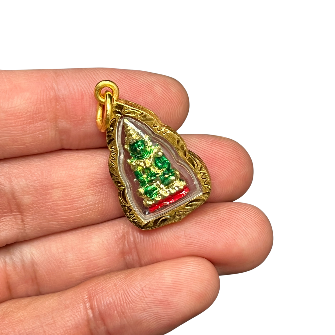 Pendentif traditionnel amulette Bouddha Emeraude en posture Dhyana Mudra