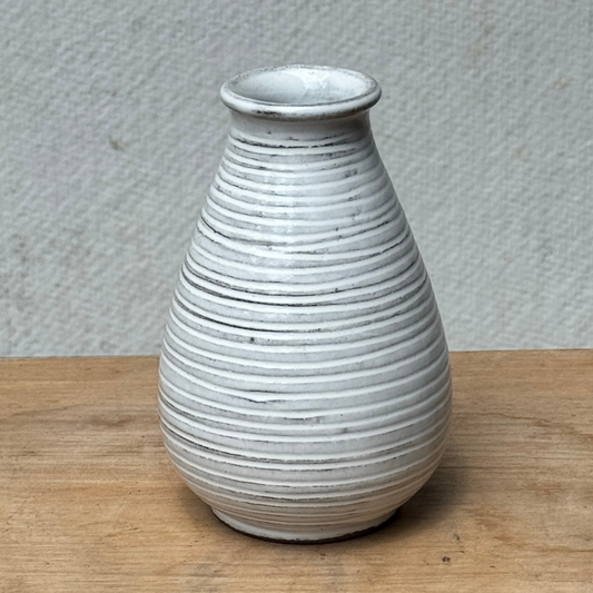 Vase "Mondulkiri" en céramique du Cambodge fait à la main - blanc